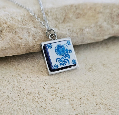 DELFT Flower Tile Pendant Portuguese Blue White Small Tile Necklace Azulejo Pendant Travel Gift Blue Necklace Handmade Minimal Square Tile