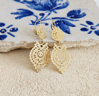 Queen Earrings Filigree Earring in GOLD Steel Dangle Thin Earring Lightweight Handmade Jewelry Mom Gift Birthday Gift Portugal Travel Gift