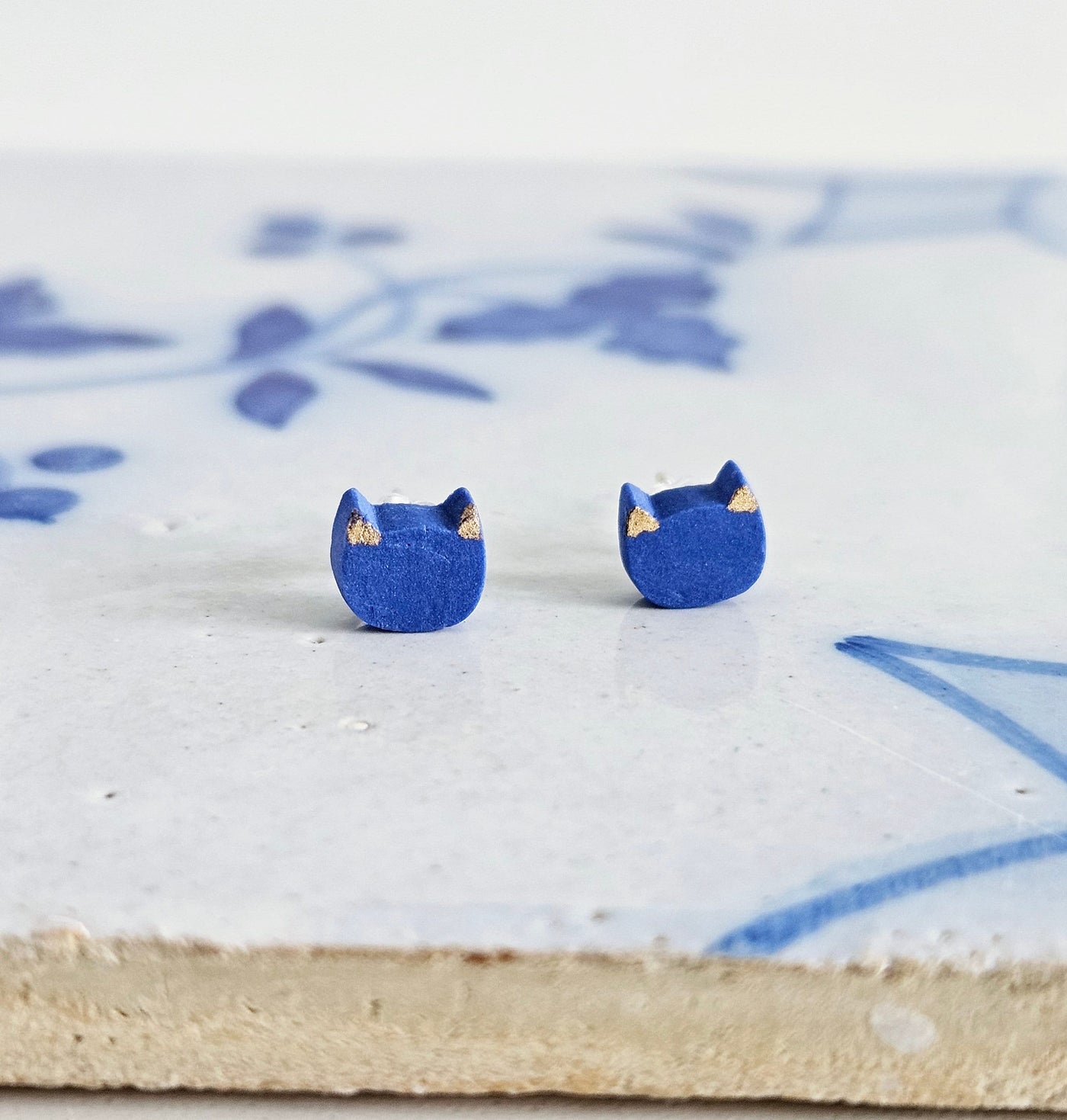 Porcelain Matte Cat Stud Earring Royal BLUE & GOLD Ceramic 925 Silver Post Earring Small Cat Earring Clay Tile Stud Mom Cat Jewelry Gift