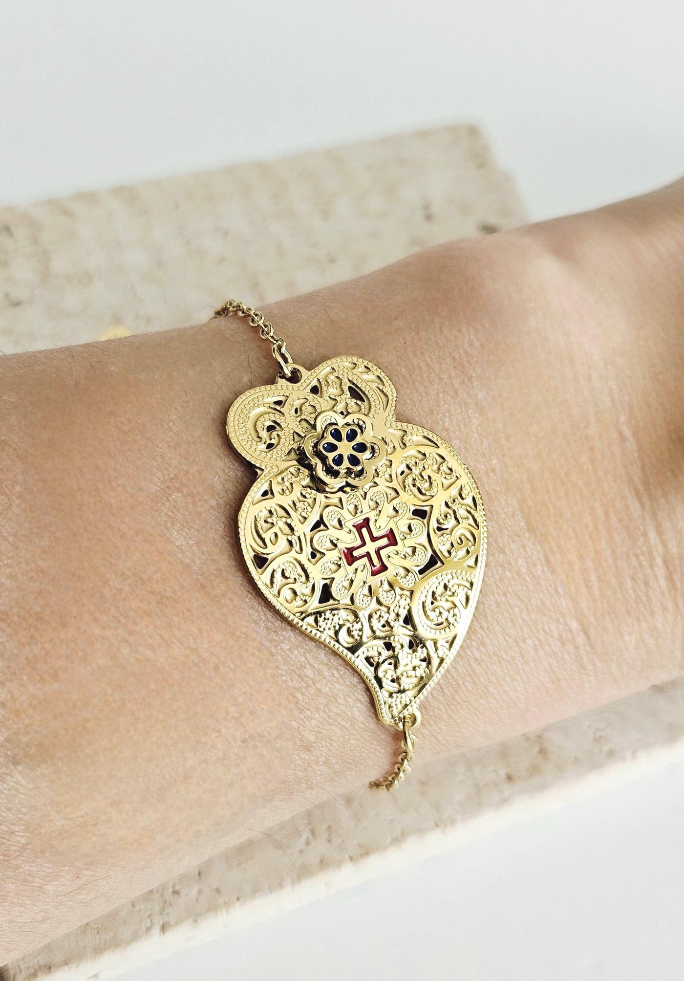 Portuguese Heart GOLD STEEL Bracelet Curved Heart of Viana Filigree Bracelet Mom Handmade Birthday Gift Dainty Adjustable Chain Bracelet