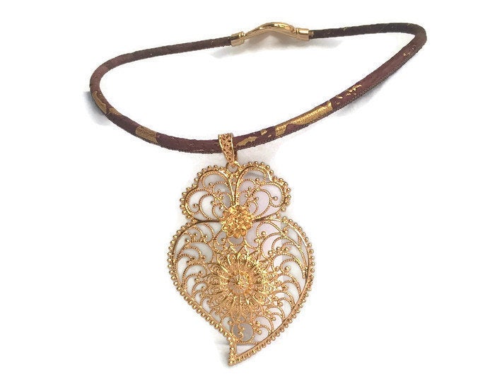 CLAIRE - Gold Heart of Viana Cork Necklace - ineslamy