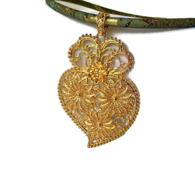 CAROLINA - Gold Heart of Viana Cork Necklace - ineslamy