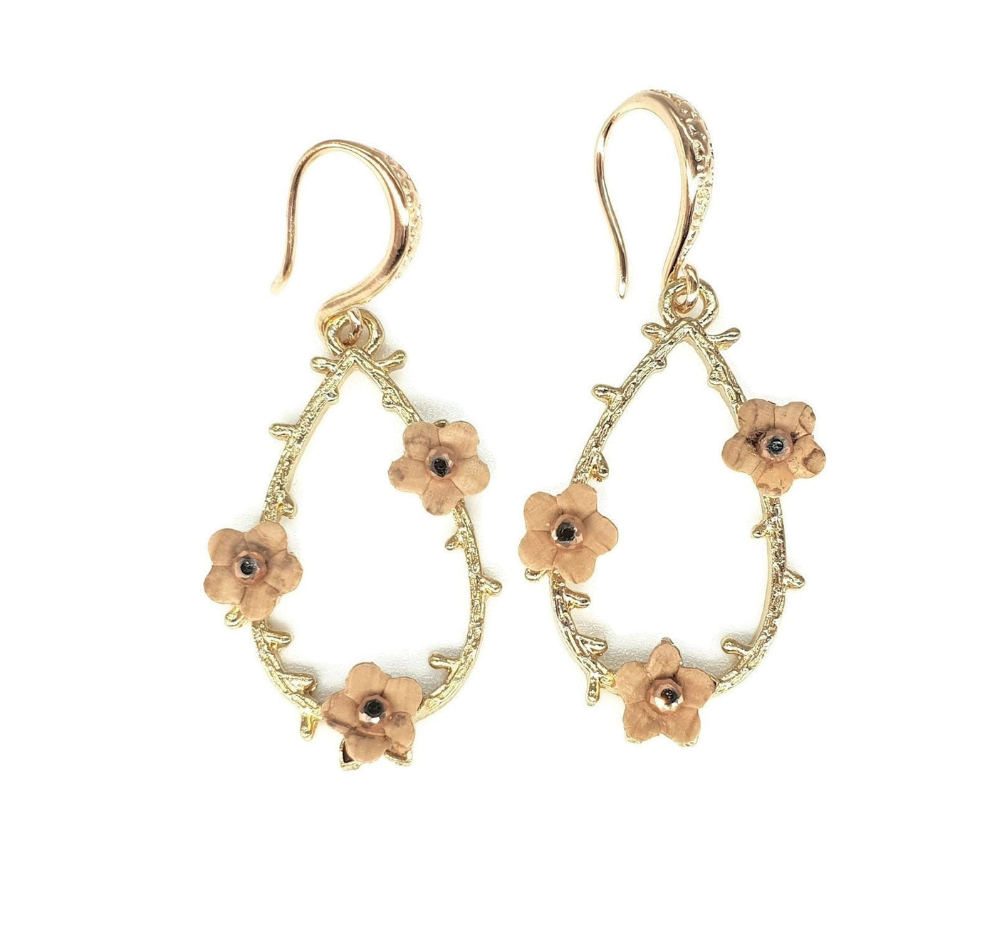 ISADORA - Teardrop Flower Wreath & Cork Earrings