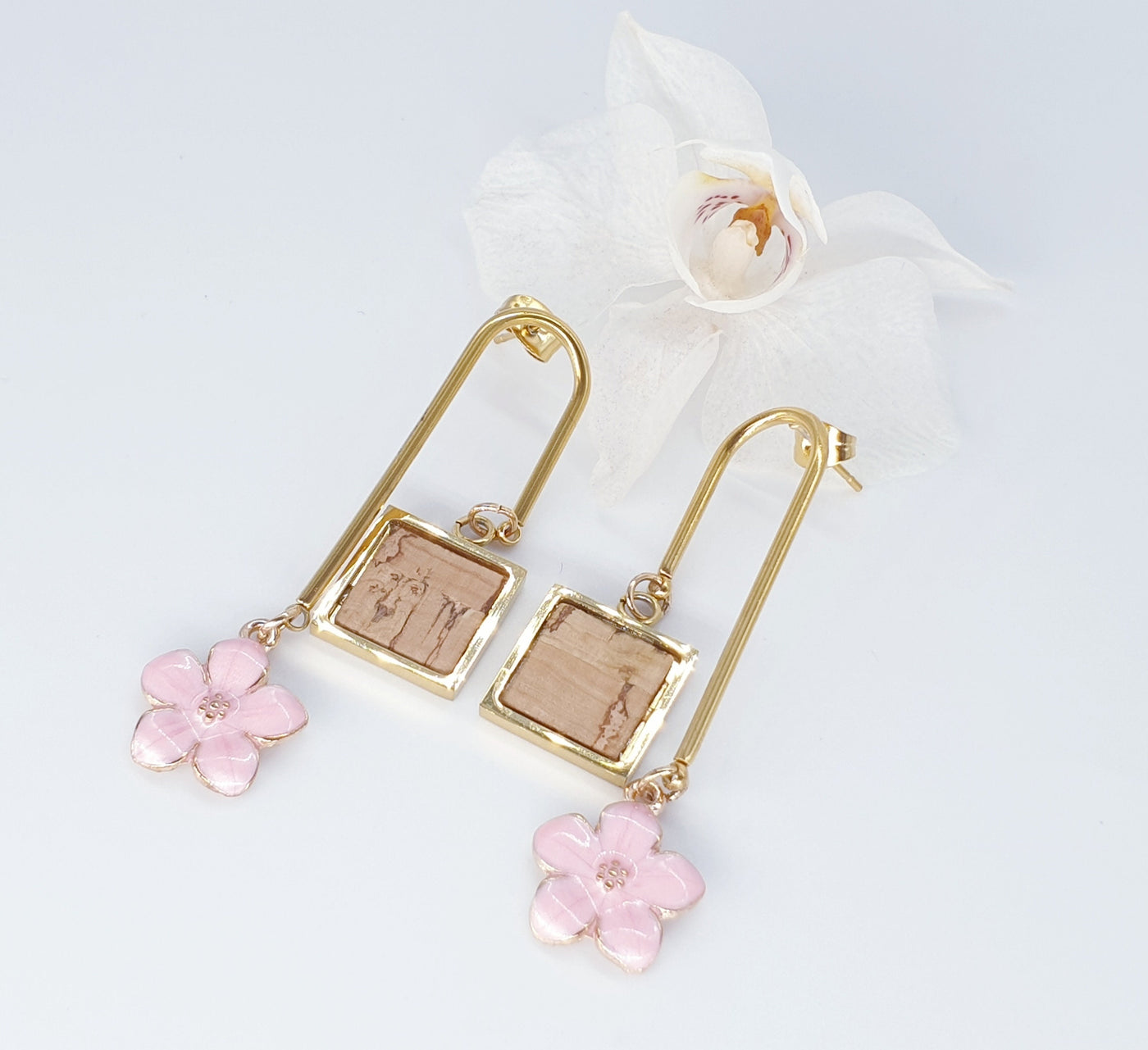 SAVANNAH - Pink Flower Cork Earrings