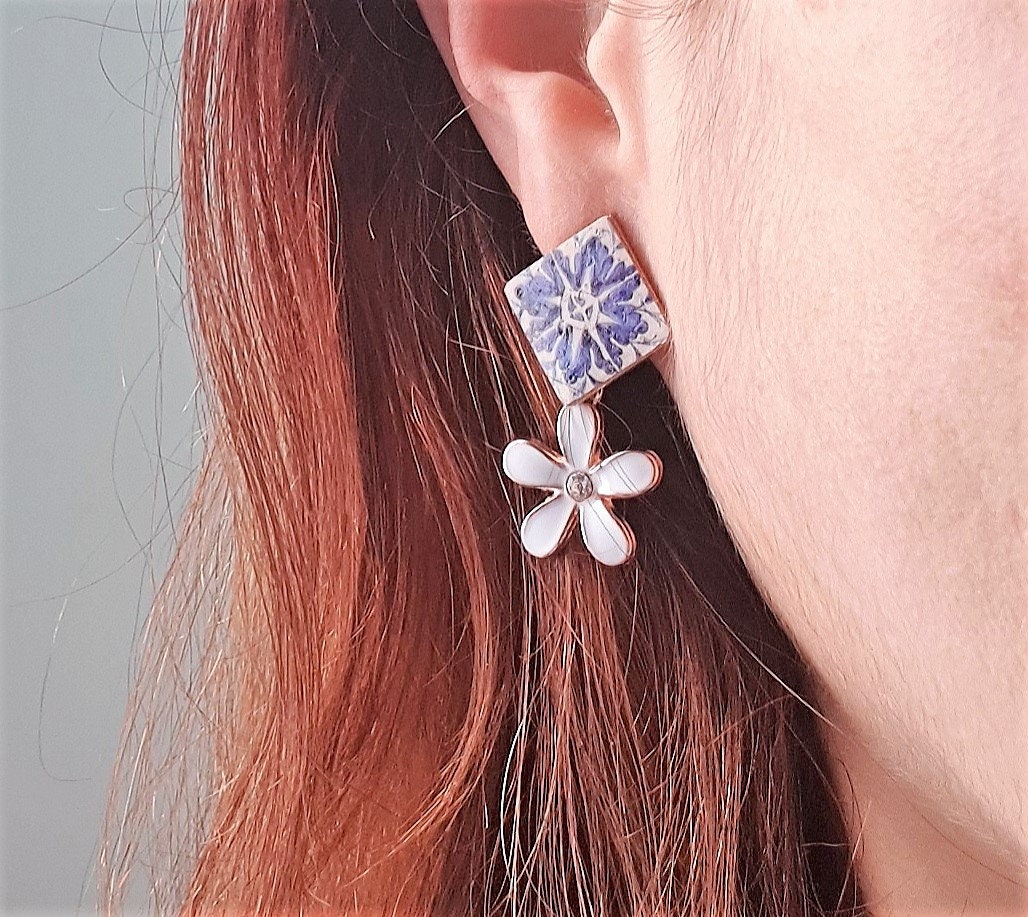 ALBERTA - Square Tile & White Flower Earrings
